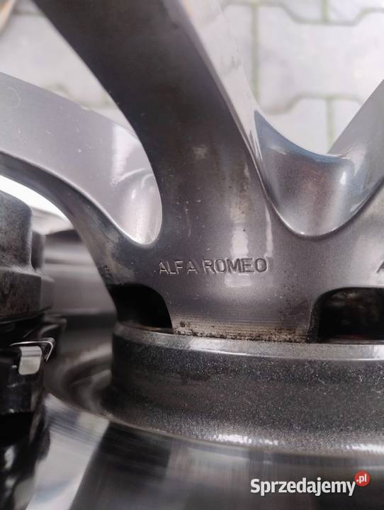 Alfa Romeo Giulia Tonale 159 Opel Jeep R17 kola