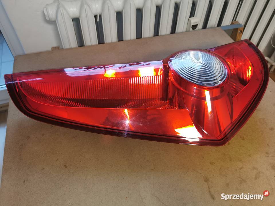 Oryginalna używana lampa zespolona tylna lewa Siemianowice Śląskie sprzedam