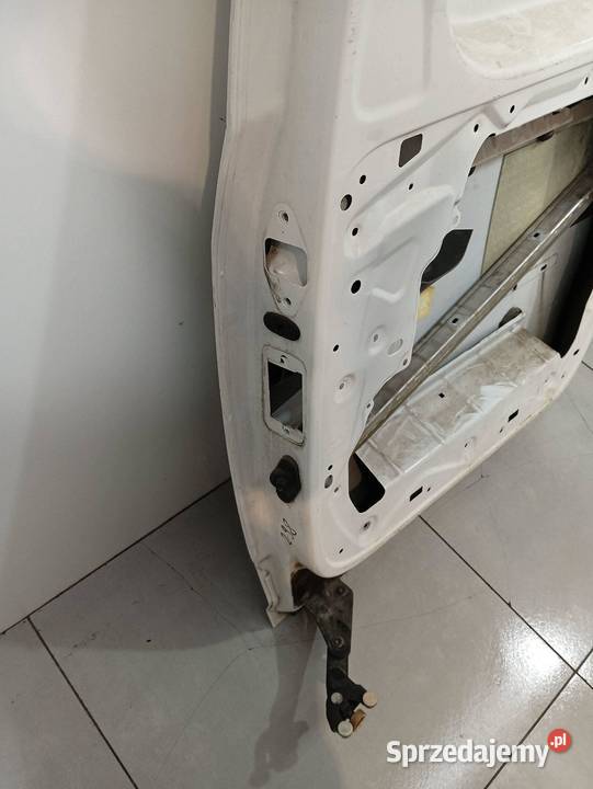 DRZWI PRAWE TYŁ BIAŁE PRZESUWNE LIFT 18R BIAŁE Rok produkcji 2018