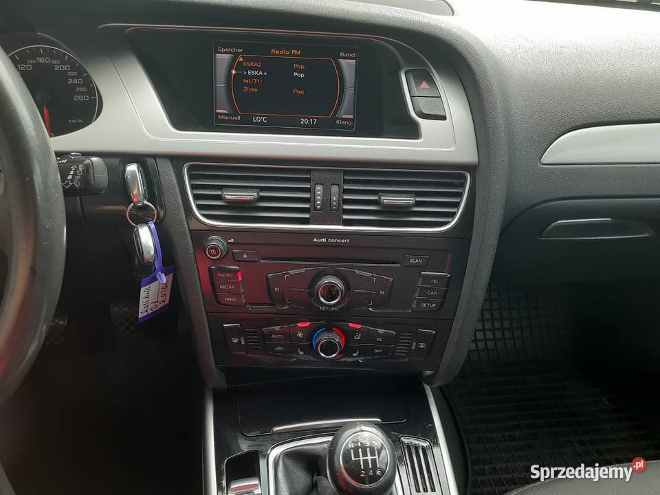 AUDI A4 B8 Kombi 2011 20 TDI 143 Xenon Klima manualna