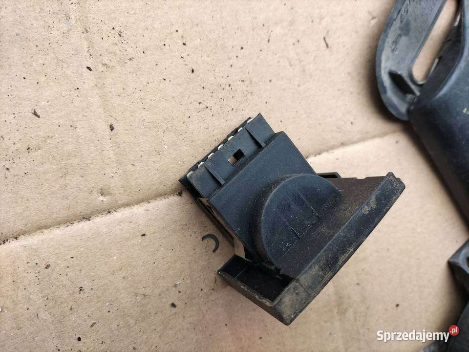 VW GOLF III MK3 PRZEŁĄCZNIK PODGRZEWANIA FOTELI osobowe Kamień-Kolonia