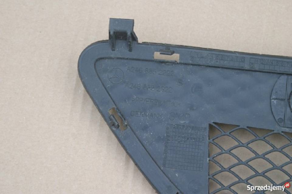 MERCEDES B KLASA W246 LIFT KRATKA ŚRODKOWA Bieleń