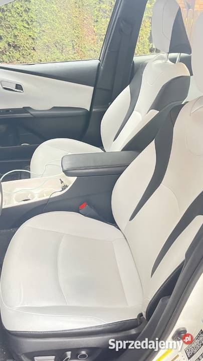 TOYOTA PRIUS 18 r 2017 białą perła 47000 Rok produkcji 2017 mazowieckie Warszawa sprzedam