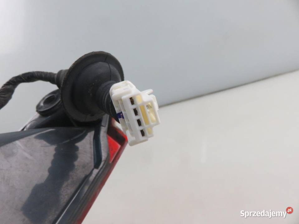 LAMPA PRAWA TYLNA NISSAN MURANO Z50