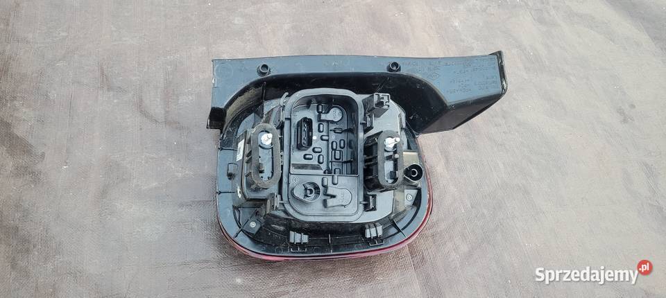 DACIA DUSTER II 2 1721 LAMPA LEWA TYŁ TYLNA Ruda Śląska