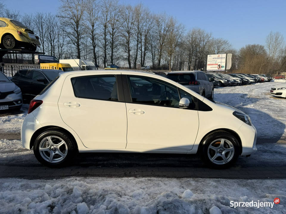 Toyota Yaris Toyota Yaris 2014 13 benzyna Salon aluminiowe felgi Słupsk sprzedam