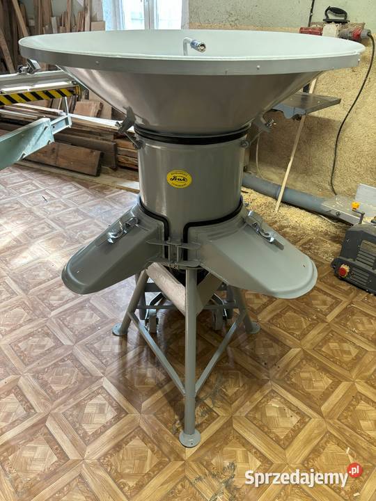 Rozdrabniacz Bąk Śrutownik nieuszkodzony pomorskie Choczewo sprzedam