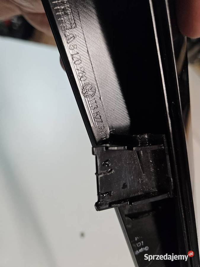 VW ID BUZZ LISTWA KLAPY BAGAŻNIKA PRAWA TYŁ dostawcze Międzychód