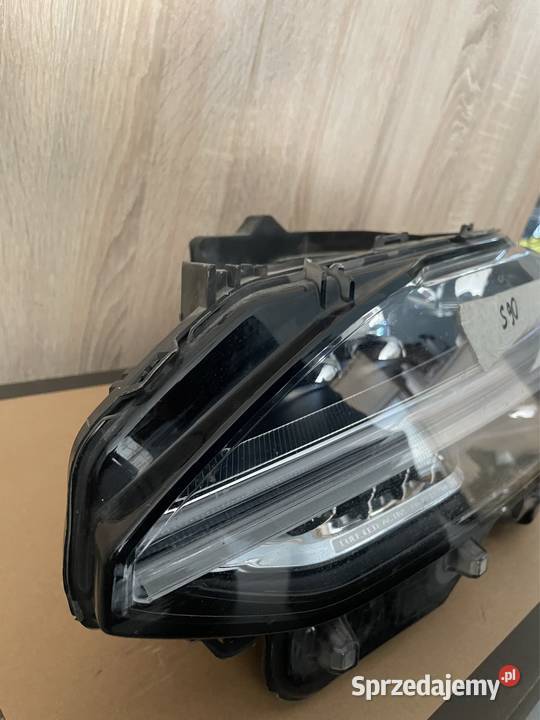Volvo S90 V90 reflektor 32228310 full led L Lampy przednie