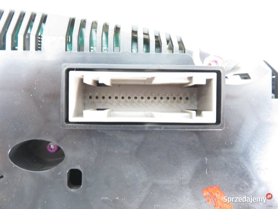 LICZNIK AUDI A4 B8 20 TDI CAGA 8K0920930D sprzedam