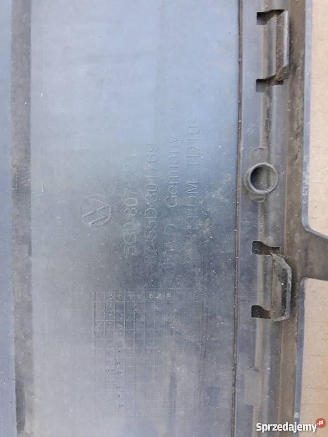 VW GOLF VIII ZDERZAK PRZÓD PRZEDNI KRATKA Bieleń sprzedam