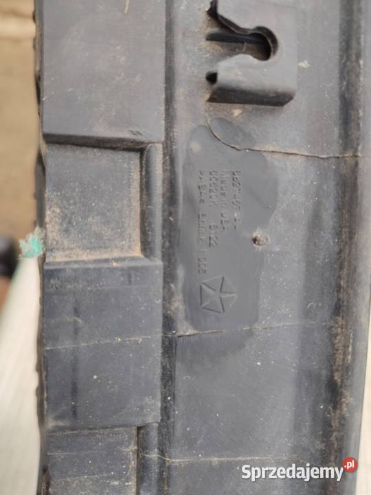 Grill zderzaka RAM 1500 68274571AA Pozostałe Zielęcice