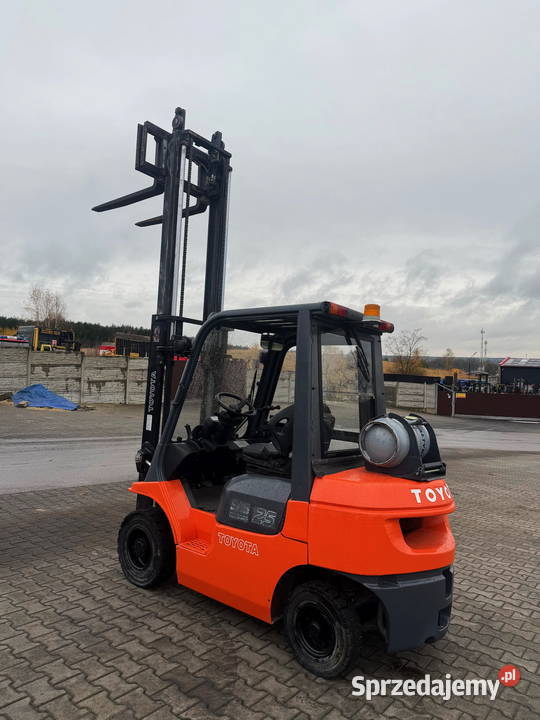 wózek widłowy TOYOTA 7FGF25 2500 330m 7300mtg Działoszyn