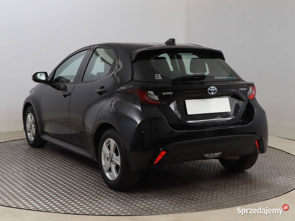 Toyota Yaris 15 VVTi Hybrid Rok produkcji 2022 Bielany Wrocławskie