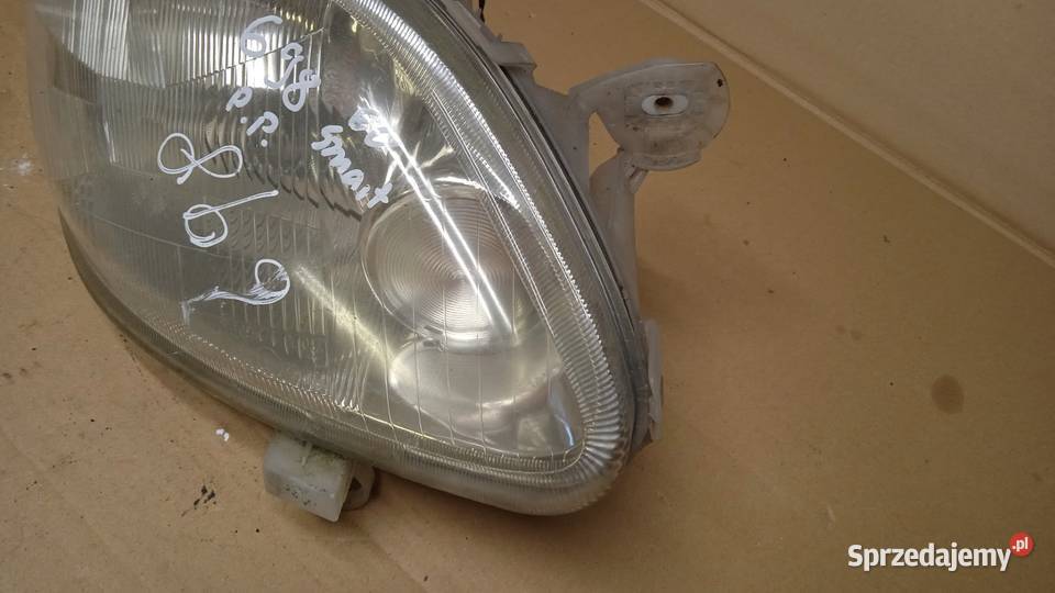 SMART FORTWO 450 LAMPA PRZÓD PRAWA EU osobowe Zbierkowo sprzedam