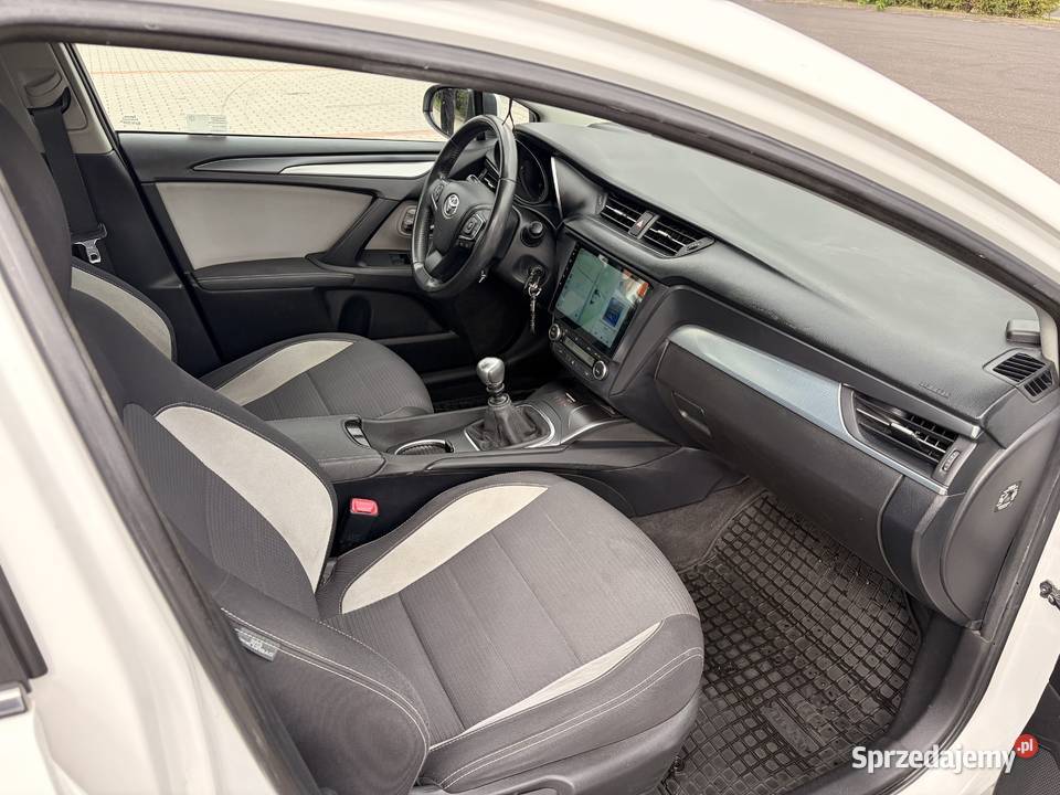 Toyota Avensis 2015 FL 20 diesel 143 kujawsko-pomorskie