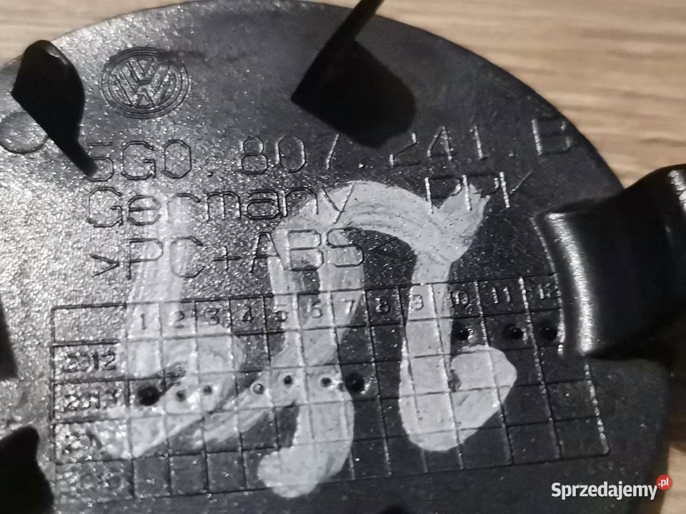 VW GOLF VII RLINE ZAŚLEPKA HAKA PRZÓD 5G0807241B Karoseria Międzychód