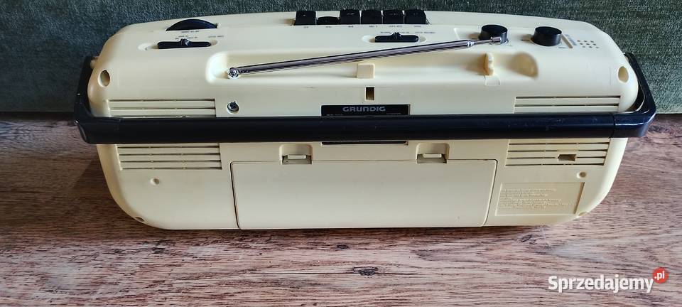 Kultowy Grundig RR300 Poczuj klimat lat 90 w Wąbrzeźno