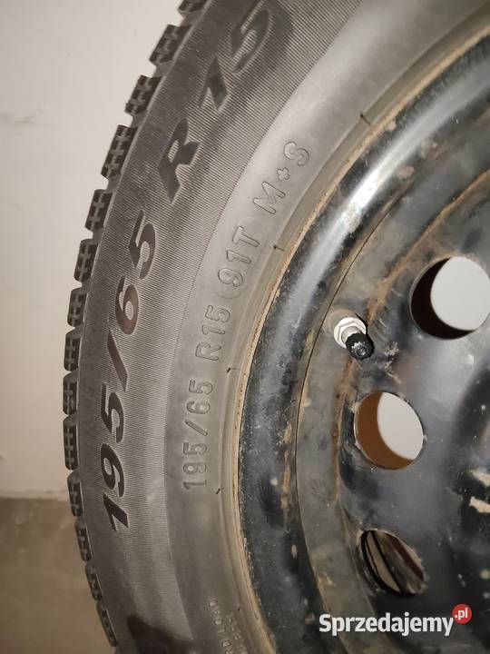 Sprzedam felgi stalowe z oponami zimowymi do Kia Radom sprzedam