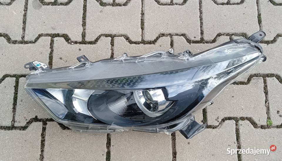 Toyota Yaris IV reflektor lampa lewy przód Lampy przednie