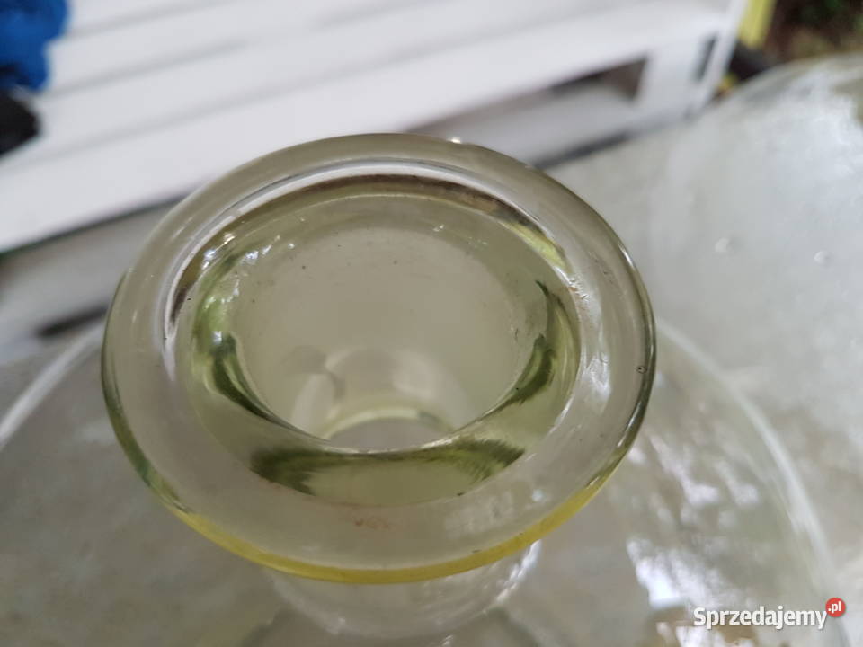 Banki szklane na wino