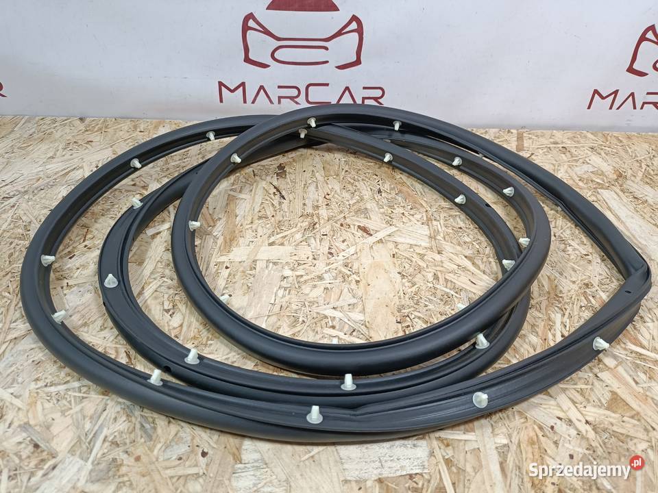FORD KUGA ESCAPE 20 USZCZELKA DRZWI PRAWY PRZÓD