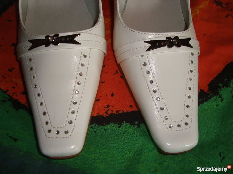 Czółenka białe Golden Peak Czółenka Ostrołęka