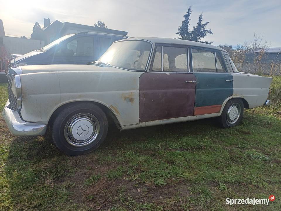 Mercedes w110 200 benzyna manual 200 Ostrów Wielkopolski