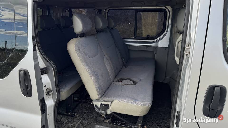 renault trafic 2004r 19 dci 9 osobowy