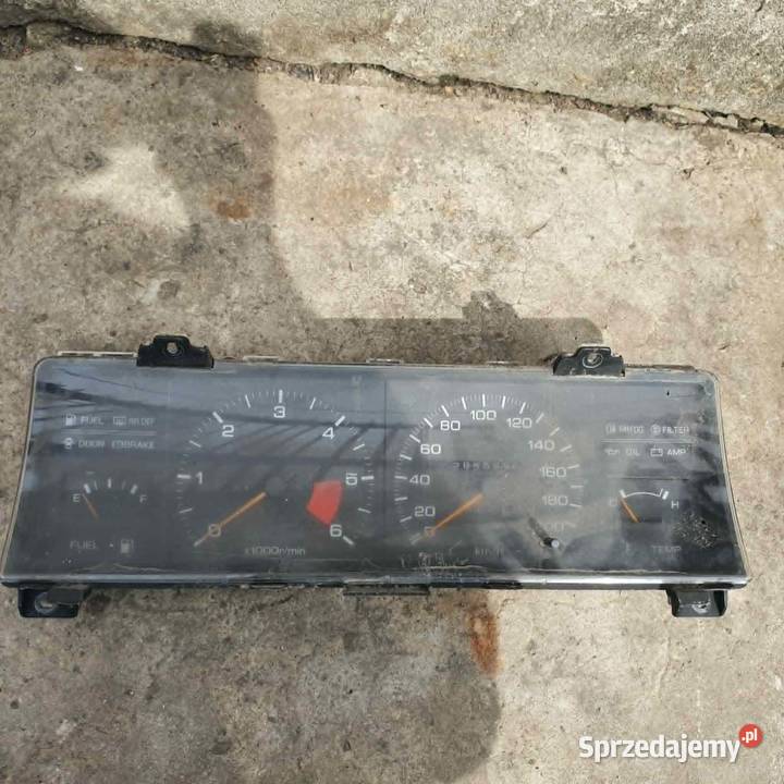 Liczniki zegary obrotomierz Nissan Sunny N13 Rok produkcji 1988 Części samochodowe Kraków