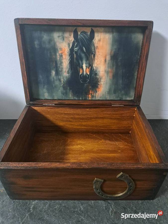 Szkatułka kuferek z koniem drewno podkowa