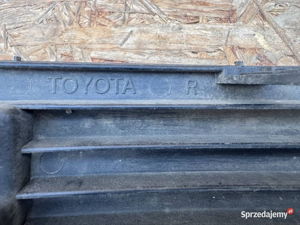 Kratka zderzaka przód prawa rh Toyota corolla Międzychód