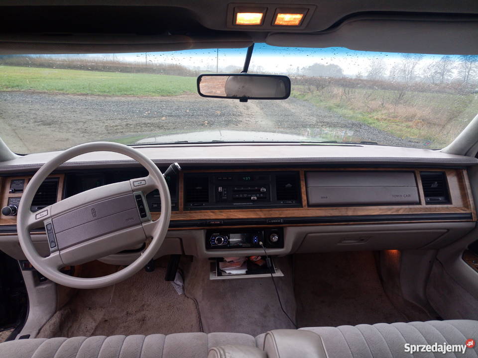 Lincoln towncar 1990r full exlusive światła przeciwmgielne Town Car Osiny