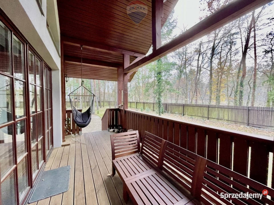 Podmiejska mała willa otoczona sosnami 969m2 Zalesie Górne