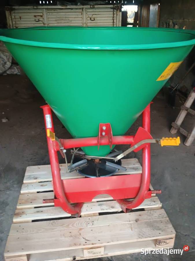 Rozsiewacz nawozu lejek 500 l Młodochów