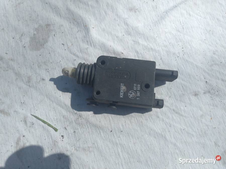 Siłownik klapy bagażnika BMW 5 E34 Poniatowa