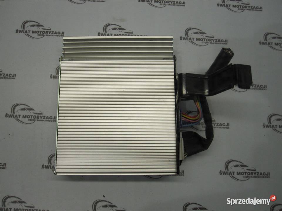 TOYOTA PRIUS II XW20 08r wzmacniacz 862800W460