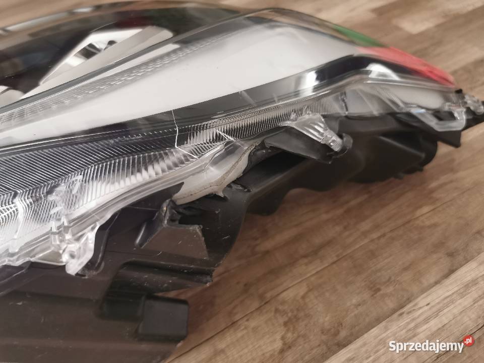 TOYOTA YARIS LAMPA PRZEDNIA E427583L Jelenia Góra