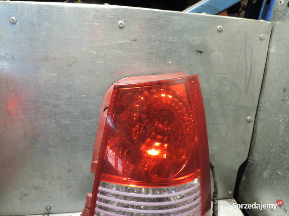 LAMPA PRAWY TYŁ TYLNA KIA PICANTO 1 I 5D HB Rok produkcji 2004 Nowy Sącz
