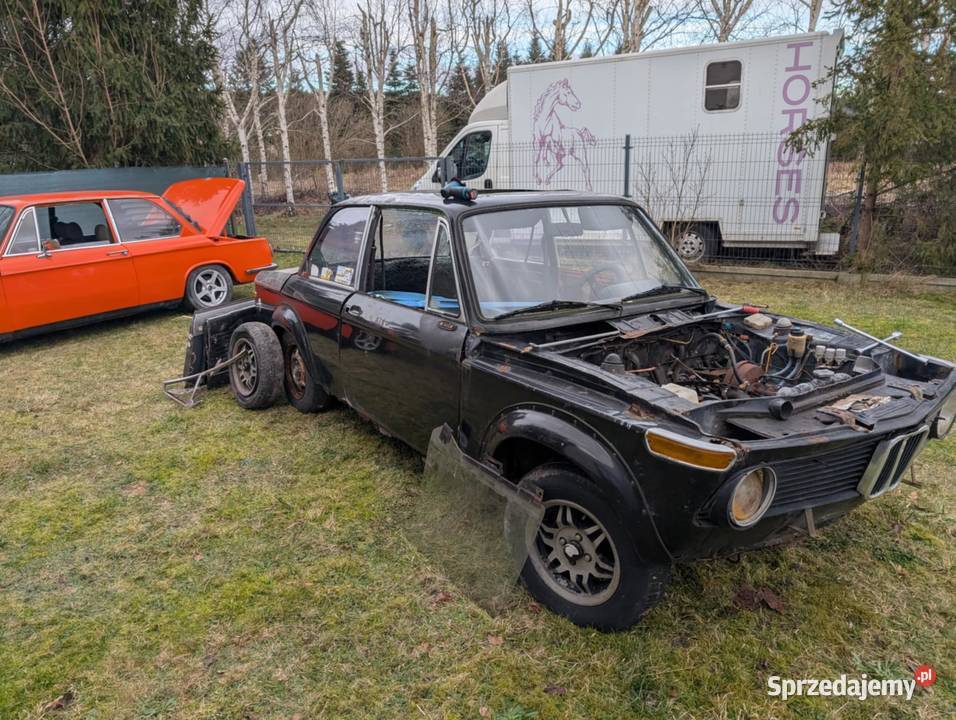BMW E10 1602 1974 do odbudowy czarny