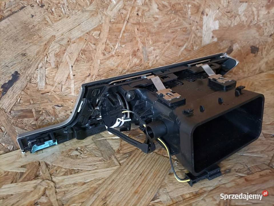 MERCEDES W212 LIFT KRATKA NAWIEWU LEWY PRZÓD wielkopolskie Pleszew