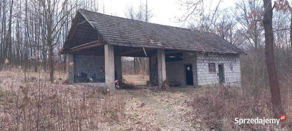 Działka z budynkiem gospodarczym