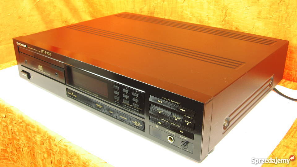 Vintage cd player PIONEER PD5100 amplituner