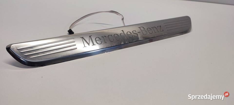 MERCEDES W205 LISTWA PROGOWA PRAWY PRZÓD