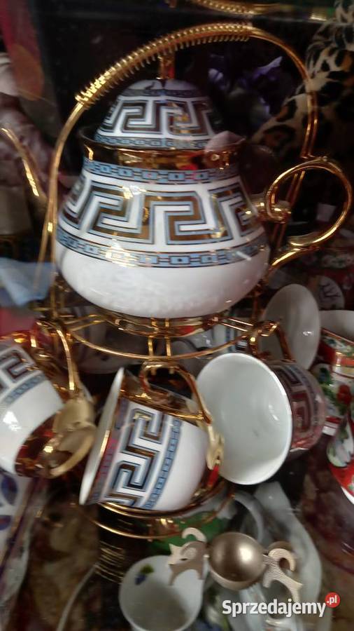 Serwis w złotym koszyczku