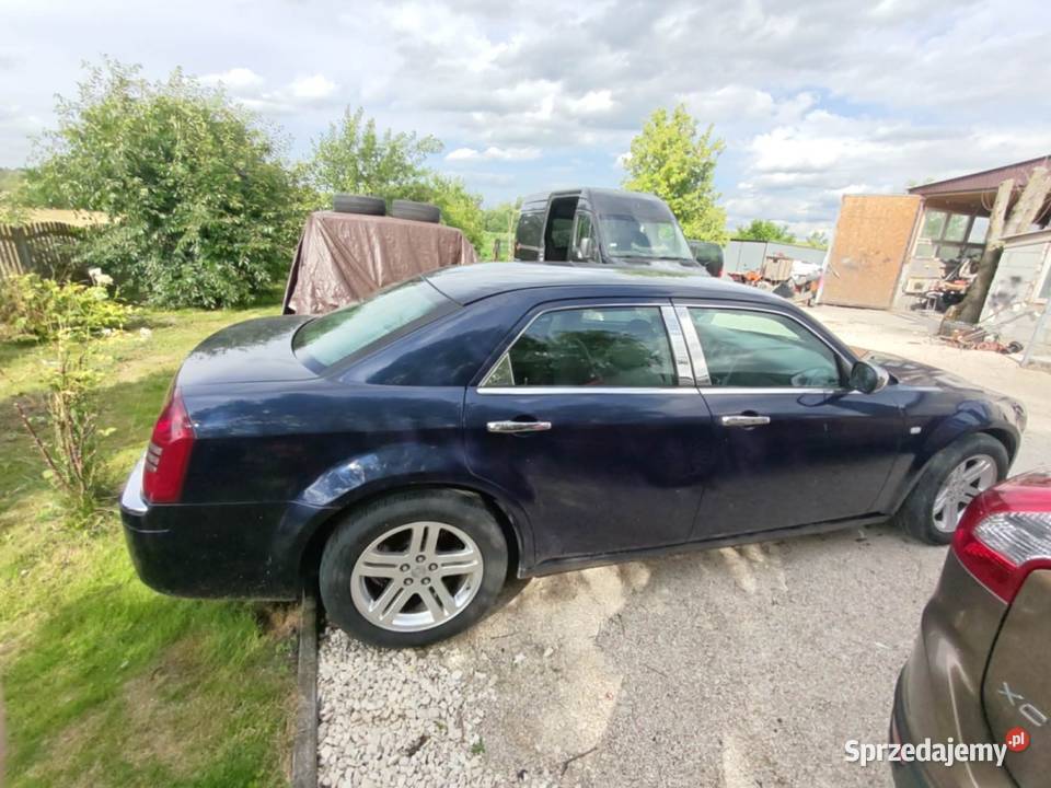 Chrysler 300C uszkodzony Pińczów