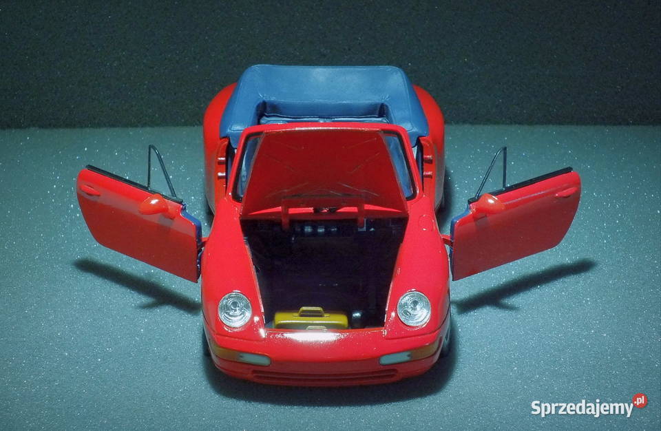 Porsche 911 Carrera Cabriolet 1994 118 Maisto Lubin