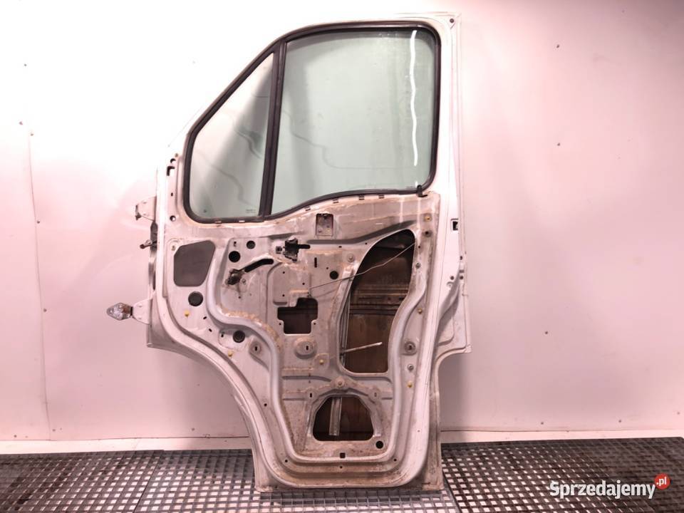 DRZWI PRAWY PRZÓD RENAULT MASTER II Hatchback