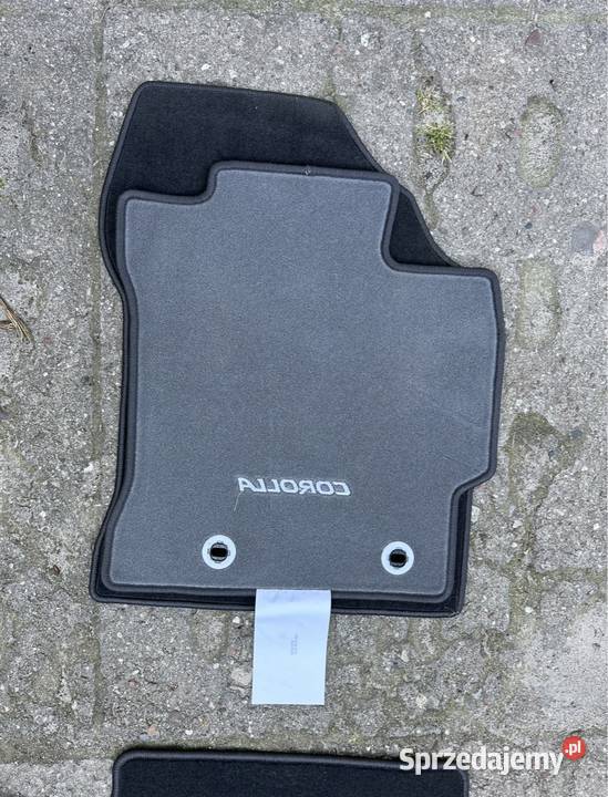 Toyota Corolla Sedan Kombi dywaniki welurowe OE Gdańsk sprzedam
