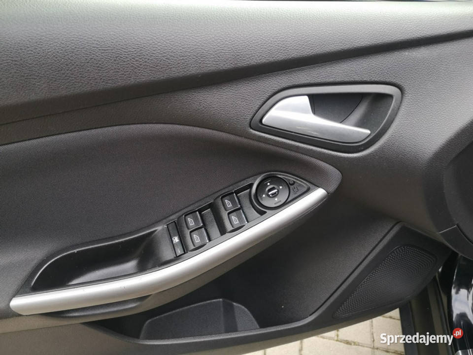 Ford Focus 10 12v 125 Klima Halogeny Isofix benzyna Strzegom